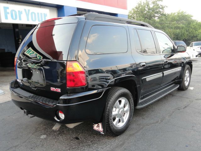 GMC Envoy XL 2005 photo 1