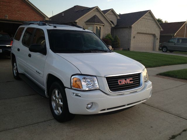 GMC Envoy XL Sport 4WD SUV