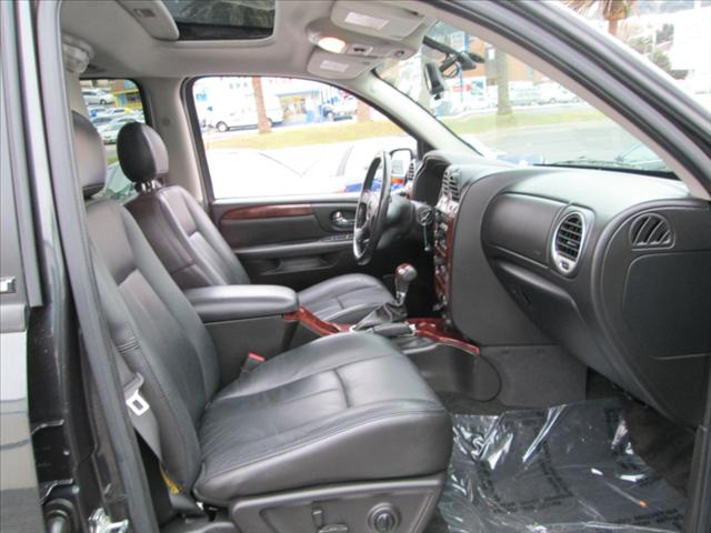 GMC Envoy XL 2005 photo 2