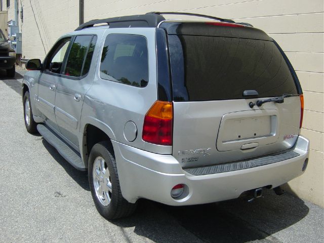 GMC Envoy XL 2005 photo 12