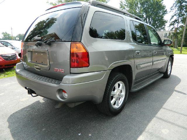 GMC Envoy XL 2005 photo 3