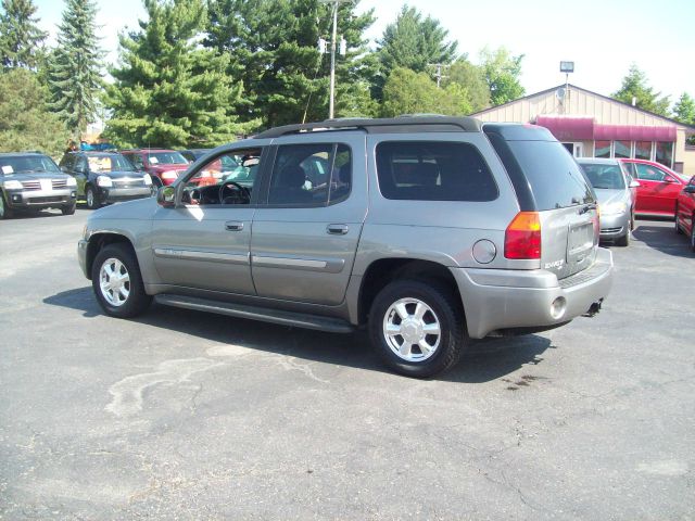 GMC Envoy XL 2005 photo 2