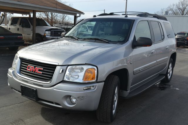 GMC Envoy XL 2005 photo 2