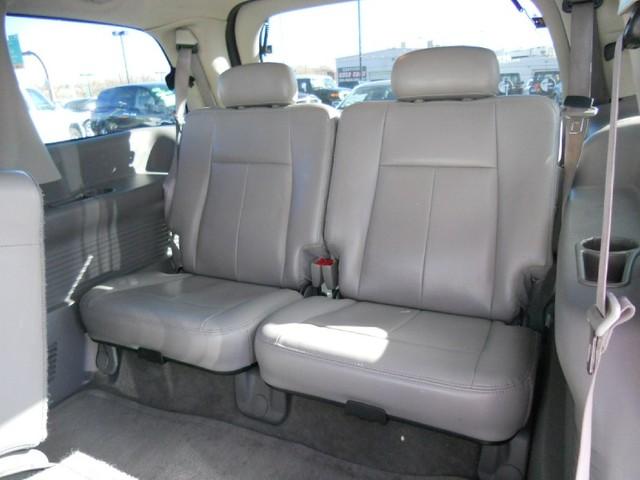 GMC Envoy XL 2006 photo 2