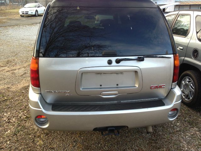 GMC Envoy XL 2006 photo 2