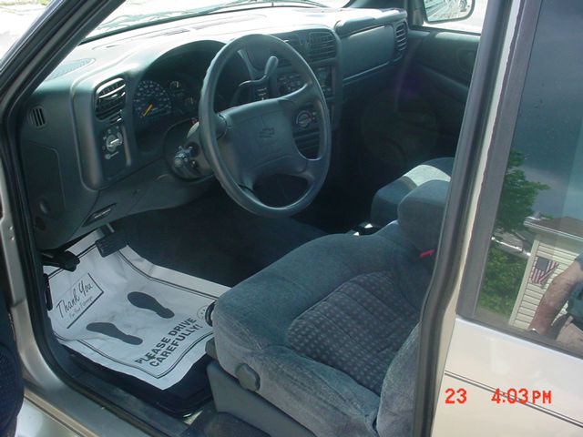 GMC Envoy XL 2006 photo 2