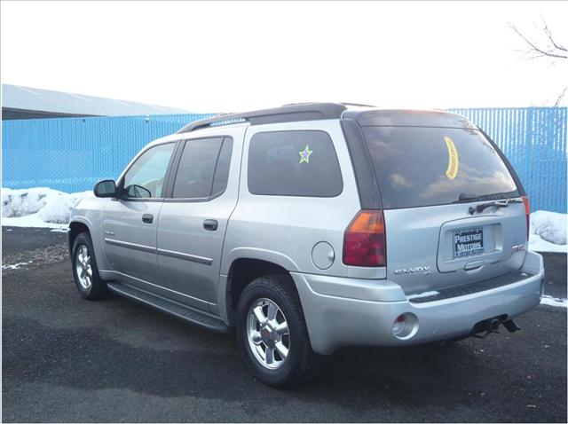 GMC Envoy XL 2006 photo 2