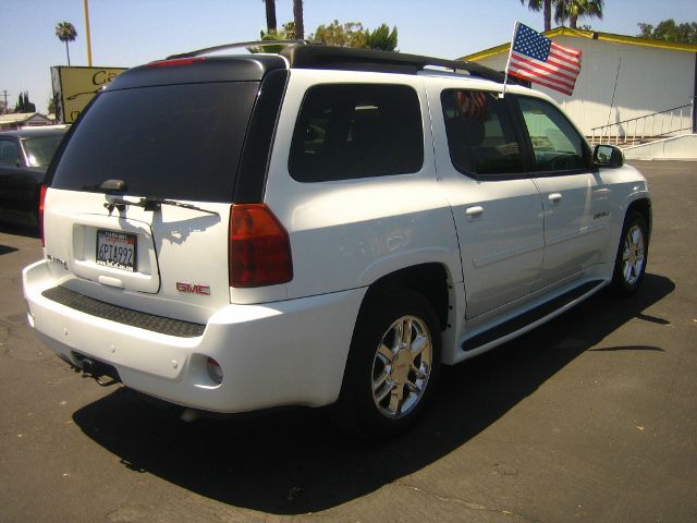 GMC Envoy XL 2006 photo 1