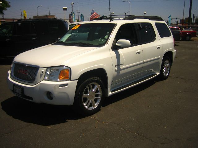 GMC Envoy XL 2006 photo 11