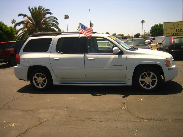 GMC Envoy XL 2006 photo 2