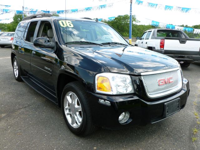 GMC Envoy XL 2006 photo 1