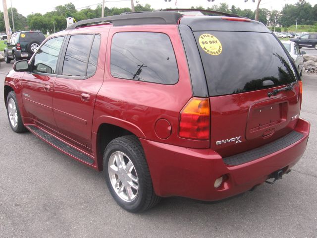 GMC Envoy XL 2006 photo 2