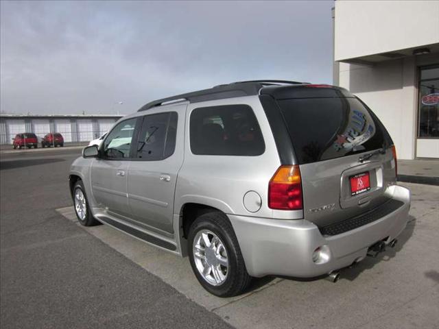 GMC Envoy XL 2006 photo 2