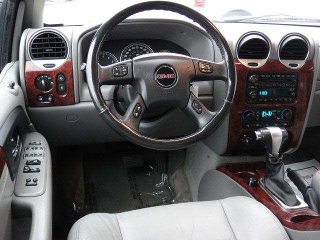 GMC Envoy XL 2006 photo 2