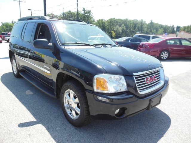 GMC Envoy XL 2006 photo 2