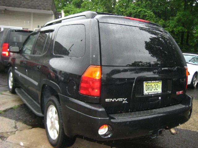 GMC Envoy XL 2006 photo 1