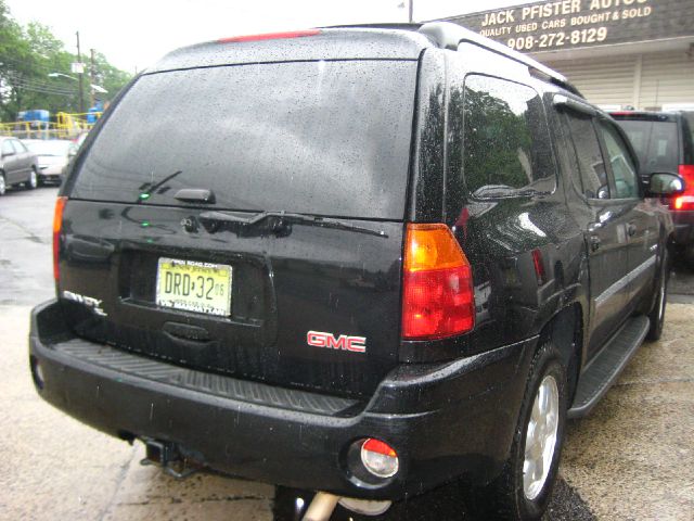 GMC Envoy XL 2006 photo 2