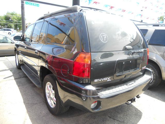 GMC Envoy XL 2006 photo 2