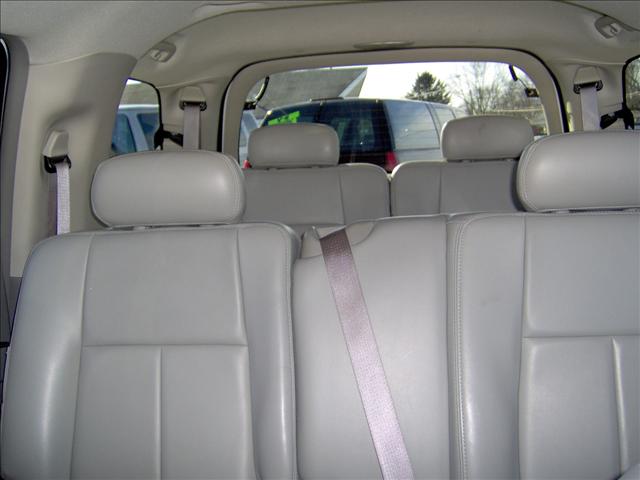 GMC Envoy XL 2006 photo 2