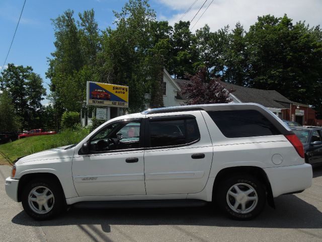 GMC Envoy XUV 2004 photo 1