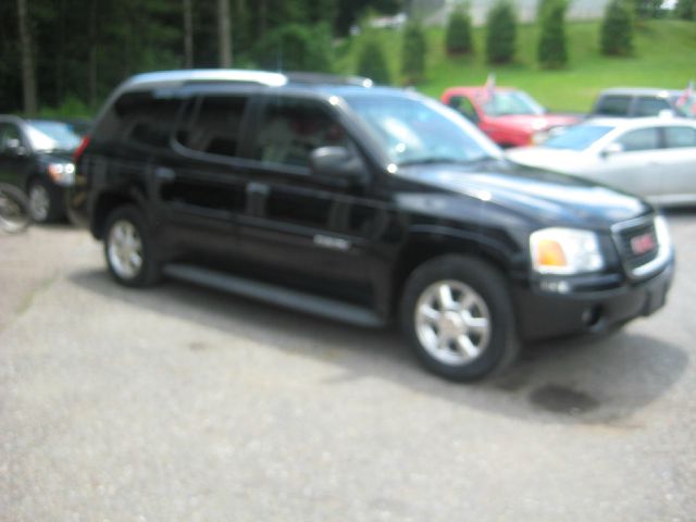 GMC Envoy XUV 2004 photo 4