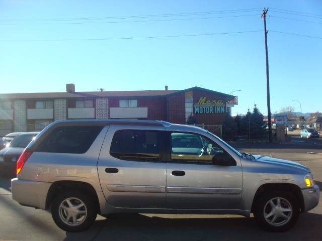 GMC Envoy XUV 2004 photo 3