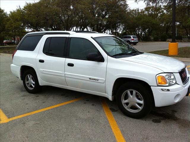 GMC Envoy XUV 2004 photo 4