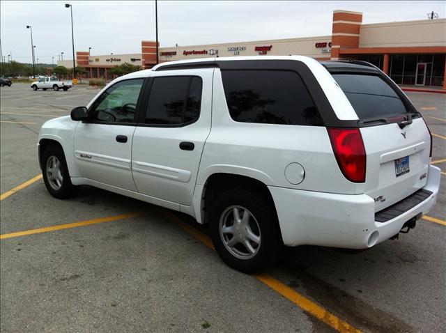 GMC Envoy XUV 2004 photo 1