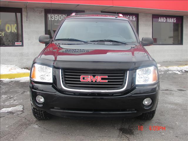 GMC Envoy XUV 2004 photo 1