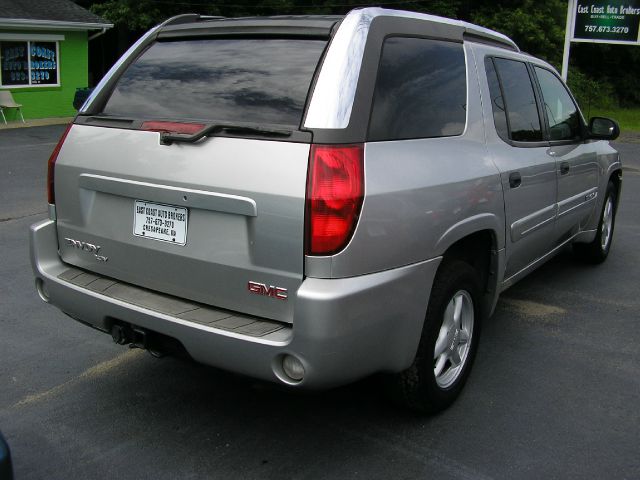 GMC Envoy XUV 2004 photo 1