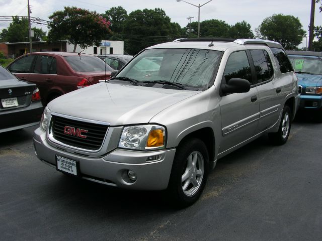 GMC Envoy XUV 2004 photo 4