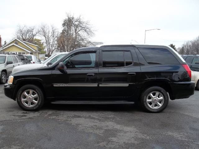 GMC Envoy XUV 2004 photo 3