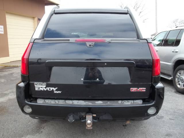 GMC Envoy XUV 2004 photo 5