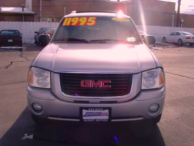 GMC Envoy XUV 2004 photo 1