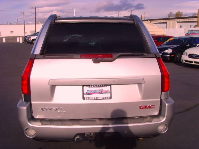 GMC Envoy XUV 2004 photo 4