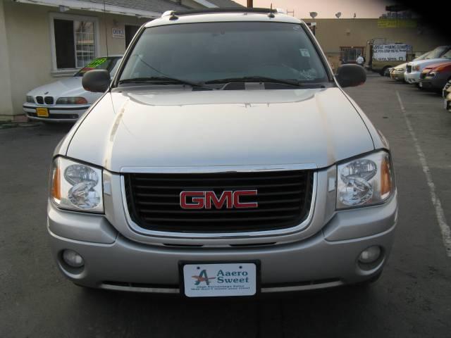 GMC Envoy XUV 2004 photo 2