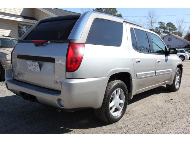 GMC Envoy XUV 2004 photo 1