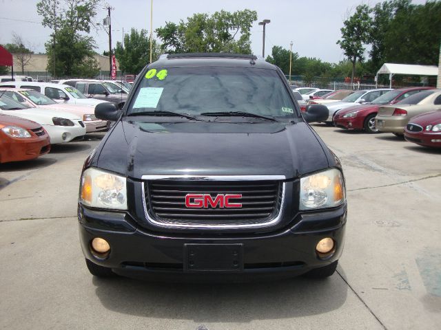 GMC Envoy XUV 2004 photo 1