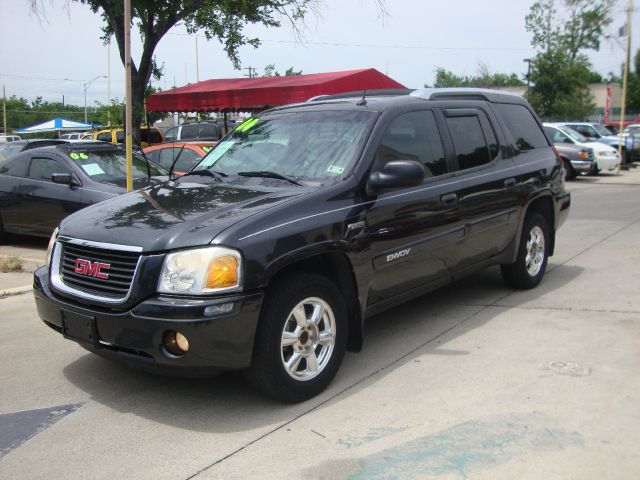 GMC Envoy XUV 2004 photo 4