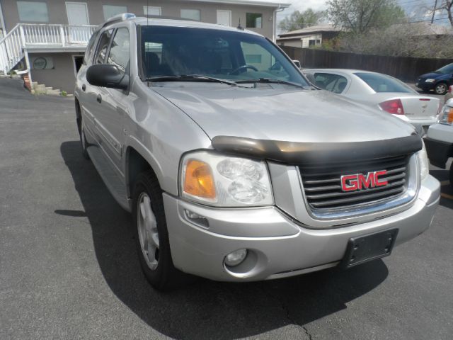 GMC Envoy XUV 2004 photo 4