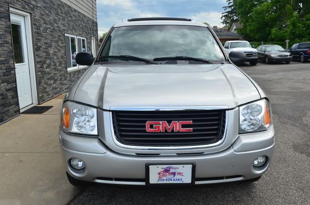 GMC Envoy XUV 2004 photo 1