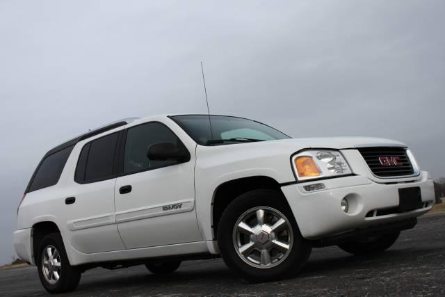 GMC Envoy XUV 2004 photo 0