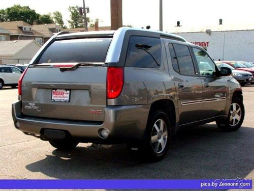 GMC Envoy XUV 2005 photo 3