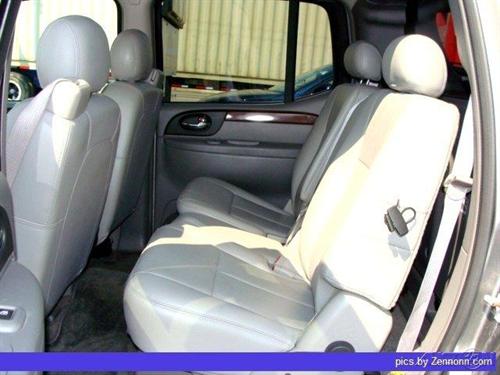 GMC Envoy XUV 2005 photo 4