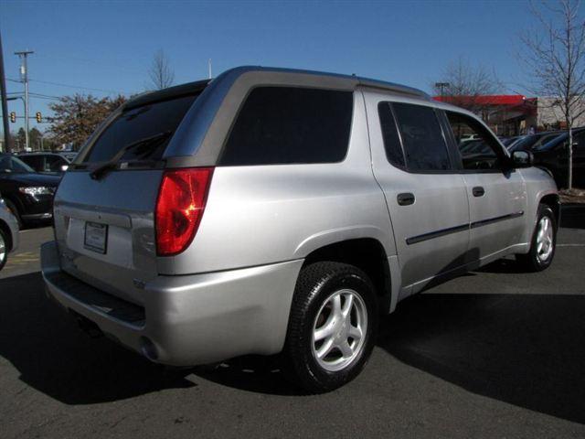 GMC Envoy XUV 2005 photo 2