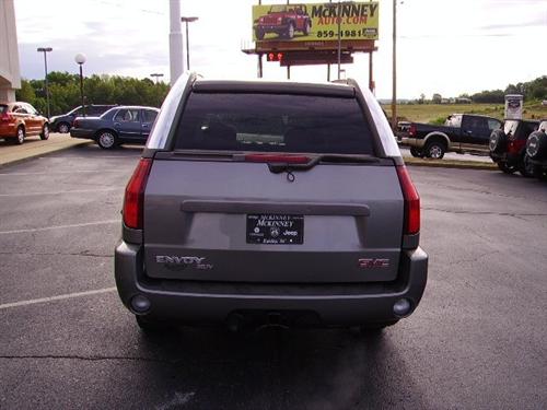 GMC Envoy XUV 2005 photo 5