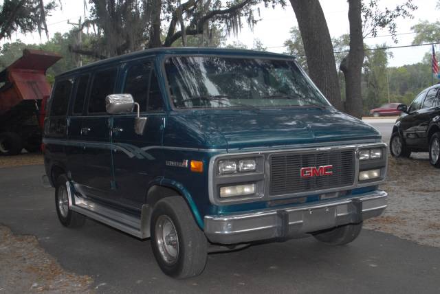 GMC G2500 Vandura Base Passenger Van