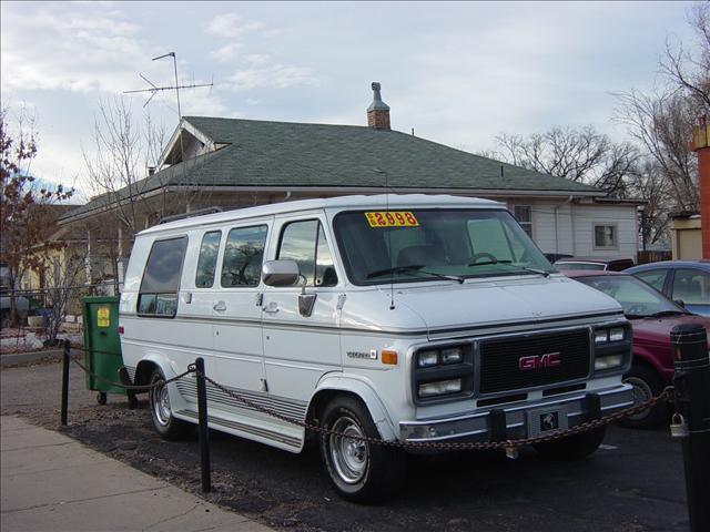 GMC G2500 Vandura Manual Passenger Van