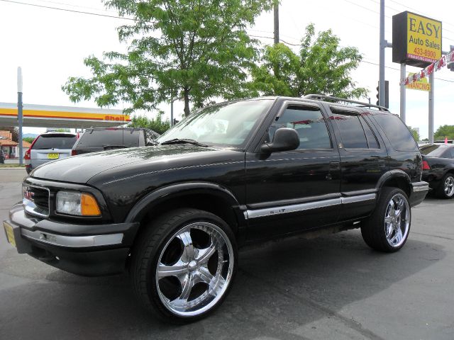 GMC Jimmy 1996 photo 1