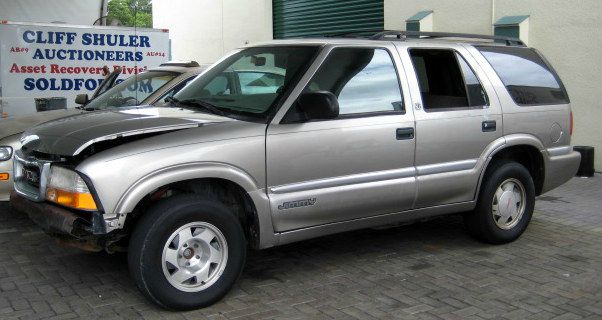 GMC Jimmy 2000 photo 1